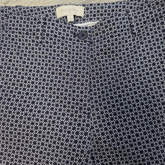 Talbots Geometric Print Bermuda Length Shorts Size 6 - Picture 2 of 5